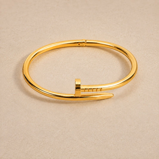 Veloura Nail Cuff