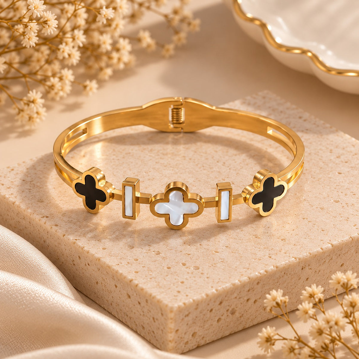 Clover Gold Bracelet