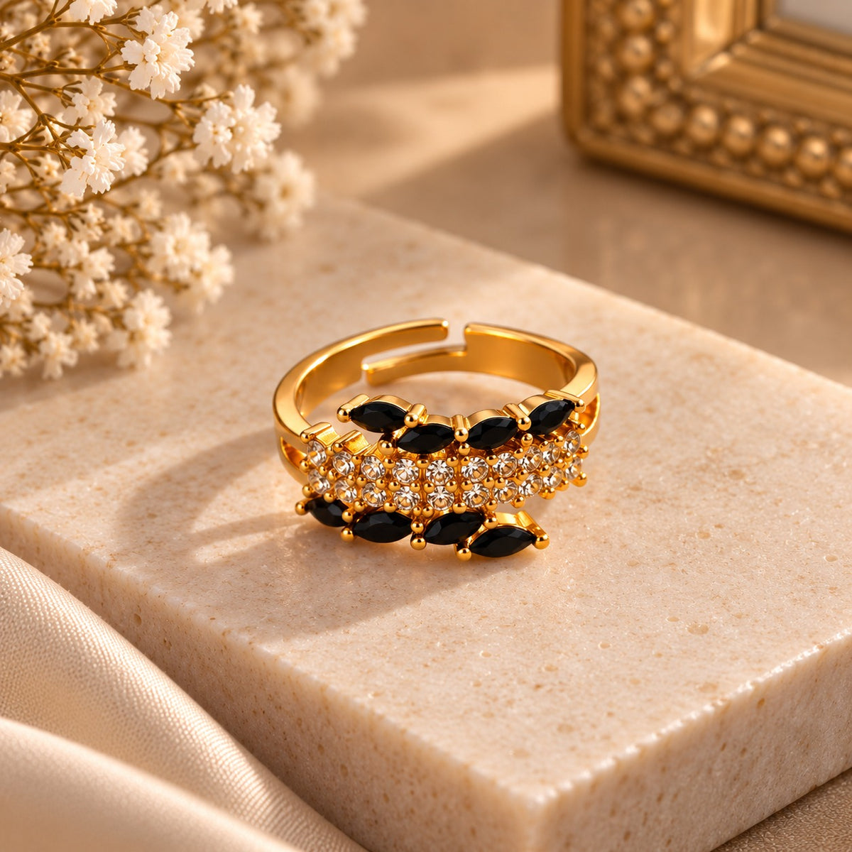 Eclipse Royale Ring